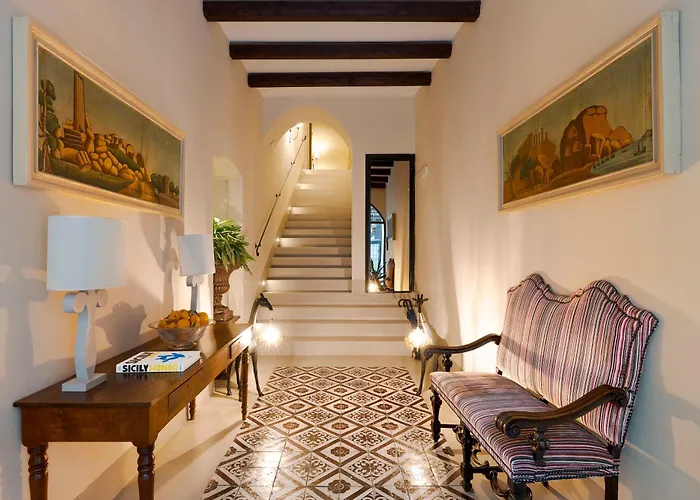Palazzo Arone Dei Baroni Di Valentino