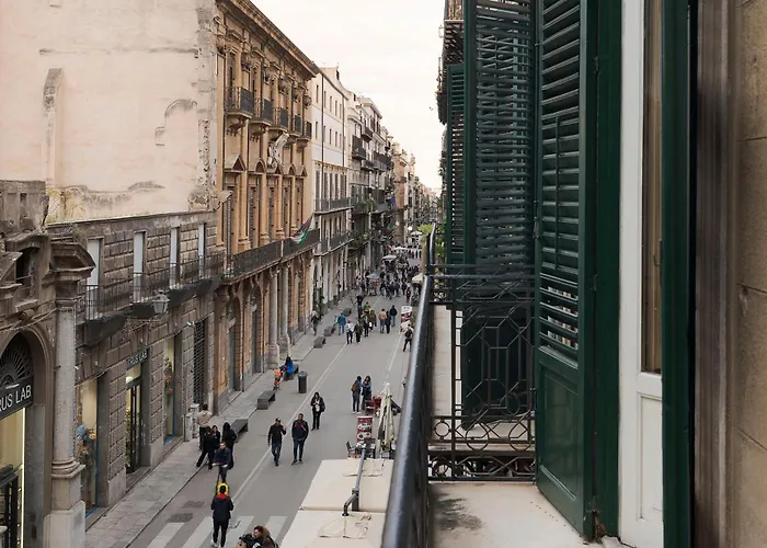 Palazzo Arone Dei Baroni Di Valentino