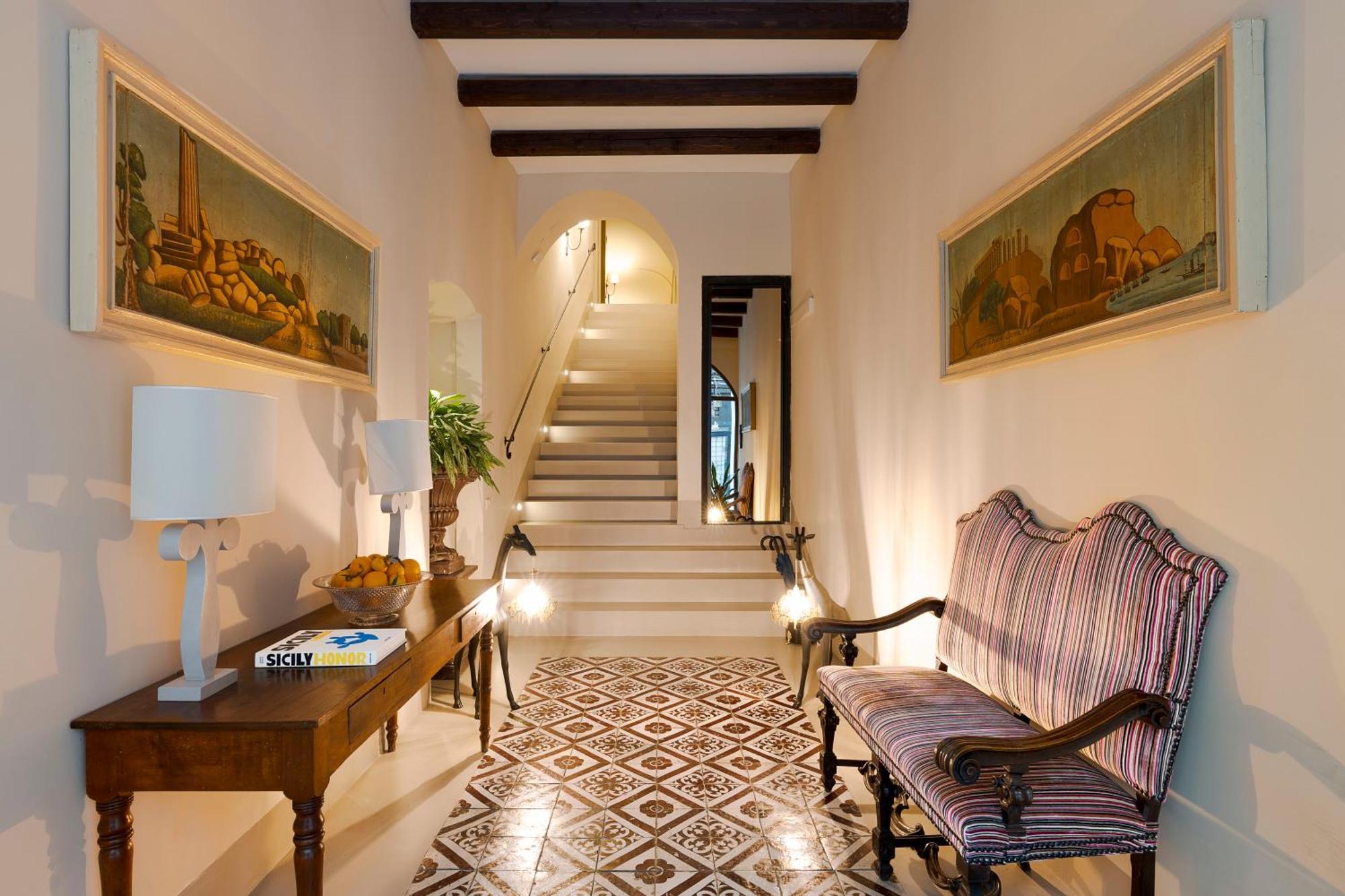 Palazzo Arone Dei Baroni Di Valentino Palermo
