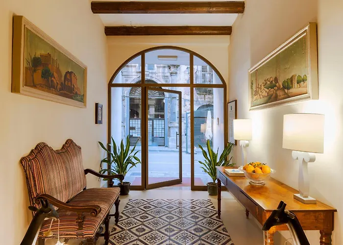 Palazzo Arone Dei Baroni Di Valentino