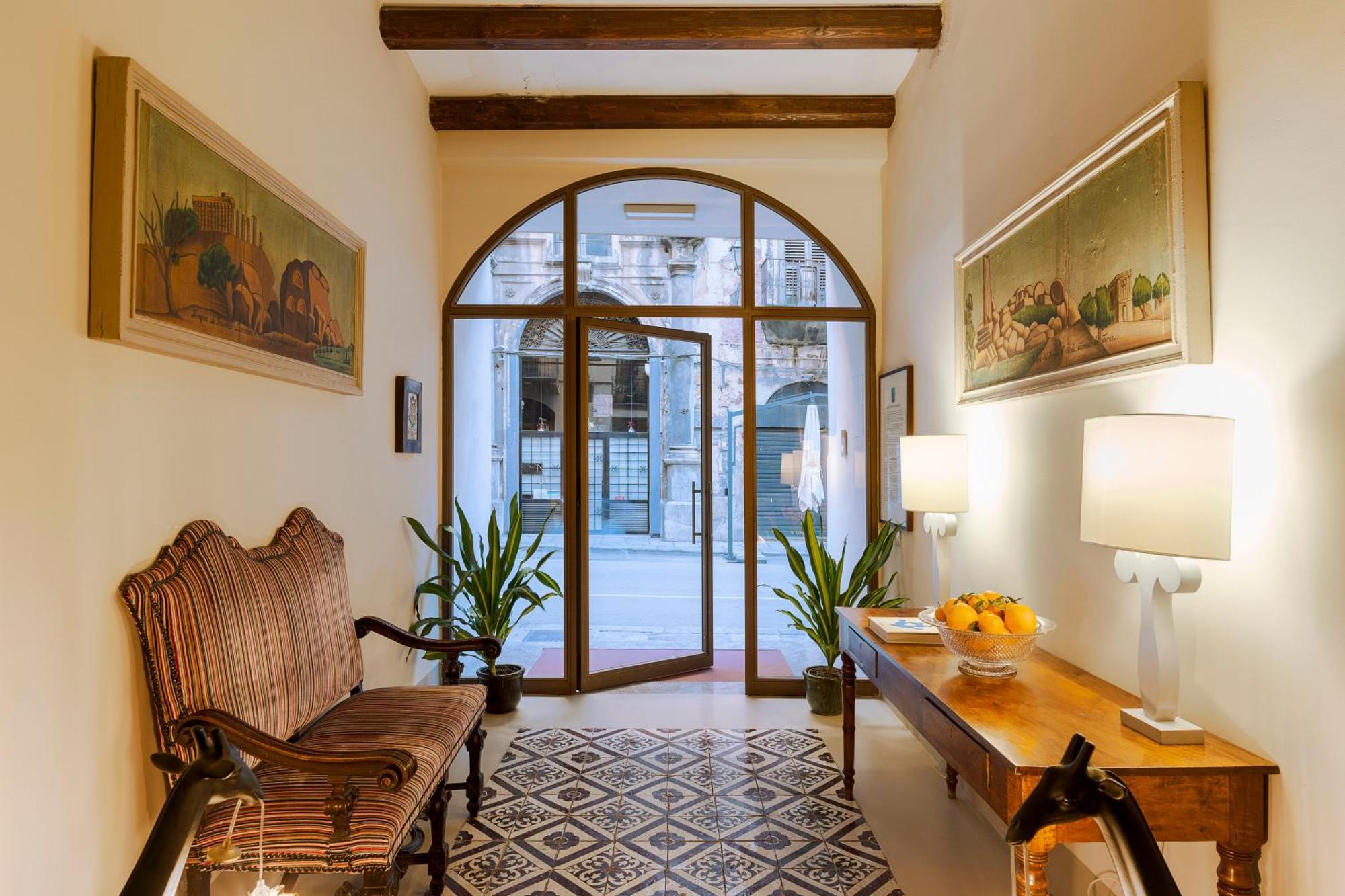 Palazzo Arone Dei Baroni Di Valentino Gasthof 3*