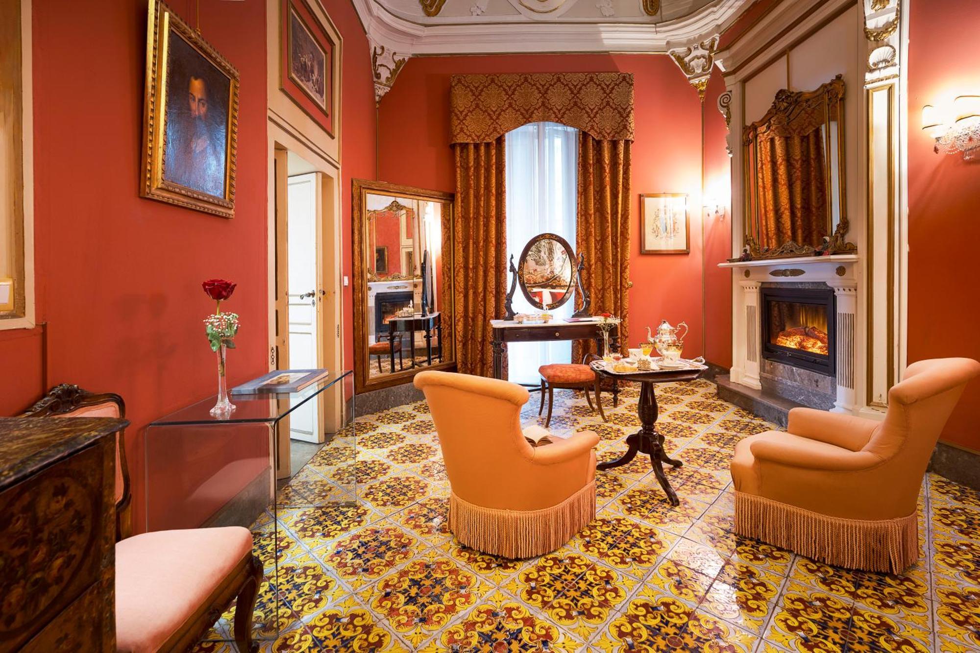 Palazzo Arone Dei Baroni Di Valentino Gasthof 3*
